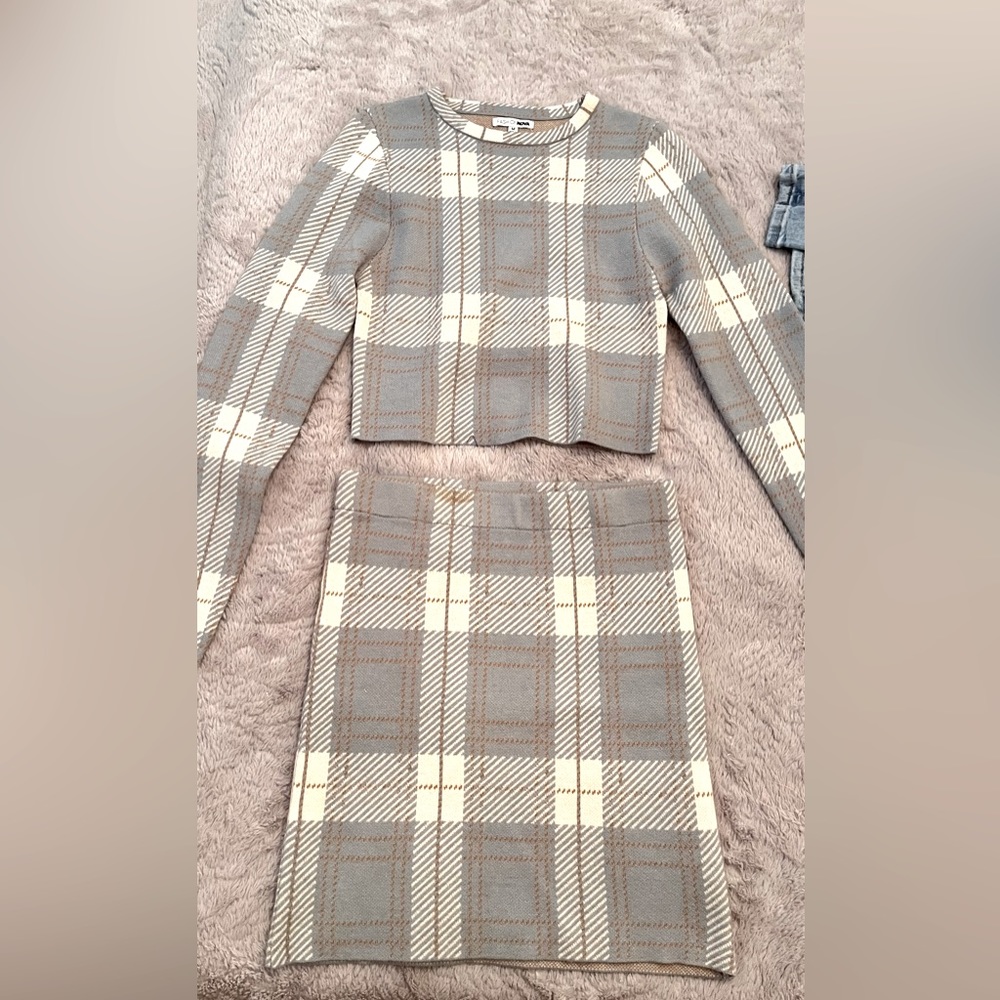2 piece Matching Set - Picture 2 of 2